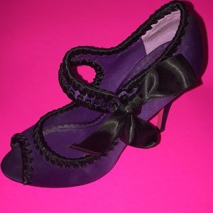 New display betsey johnson peep toe shoes